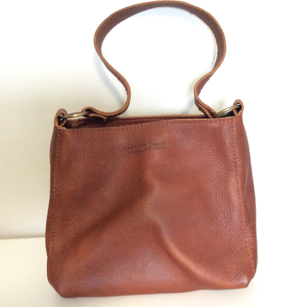 Portland Leather shoulder bag- NUTMEG color